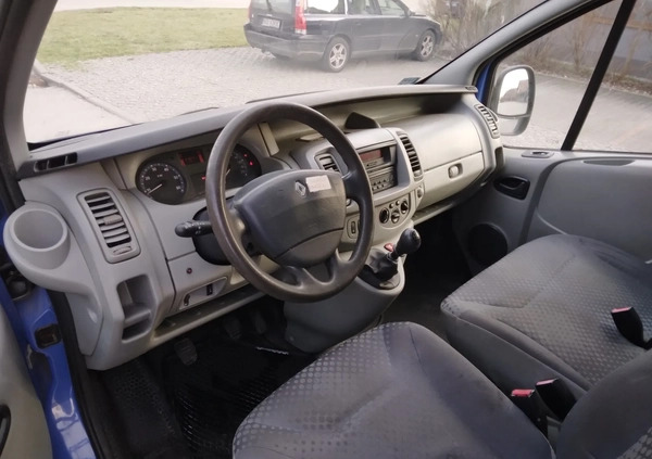 Renault Trafic cena 28900 przebieg: 318000, rok produkcji 2006 z Warszawa małe 137